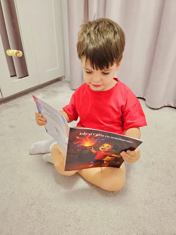 Copil cu cartea 1